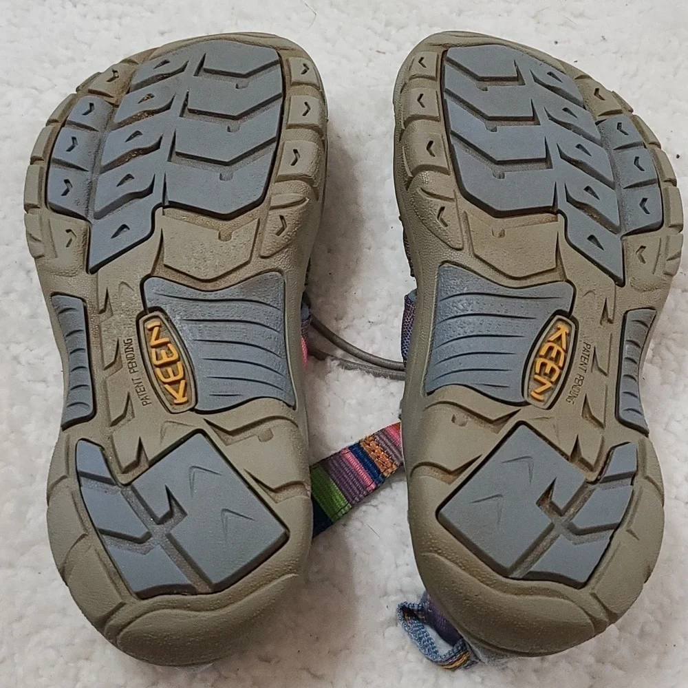 Keen Girls Outdoor Watershoes Blue/Coliful Stripes Hook&Loop Adjustable Sz 3 EUC